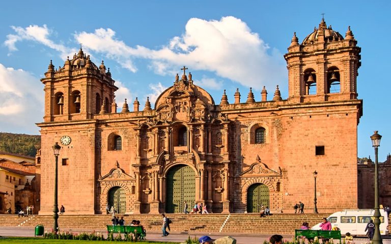 Cusco, Ombligo del Mundo: Historia, Leyendas y Guía para Visitarlo