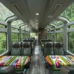 Interior del tren panorámico Vistadome a Machu Picchu