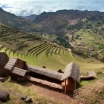 Aventura Cusco - Viajero disfrutando de la vista de Machu Picchu desde la Puerta del Sol.