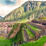 Pueblo y andenes de Ollantaytambo en el Valle Sagrado