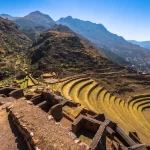 Andenes incas de Pisac con vista al Valle Sagrado