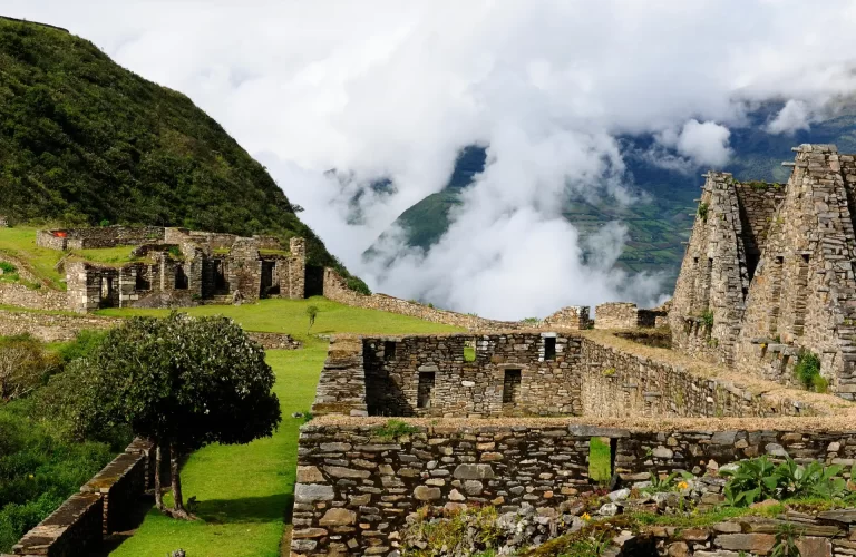 Las terrazas agrícolas de Choquequirao, muestra de la ingeniería Inca en un entorno espectacular