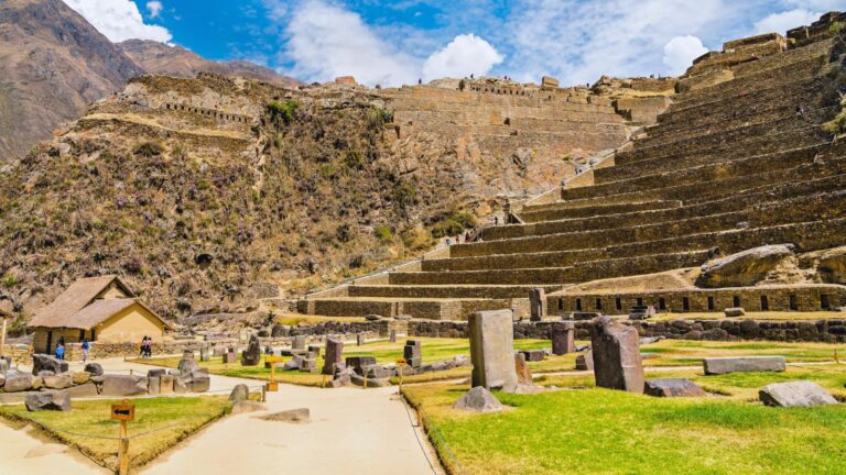 Pueblo de Ollantaytambo: Cultura Viva, Fiestas y Comunidades Andinas