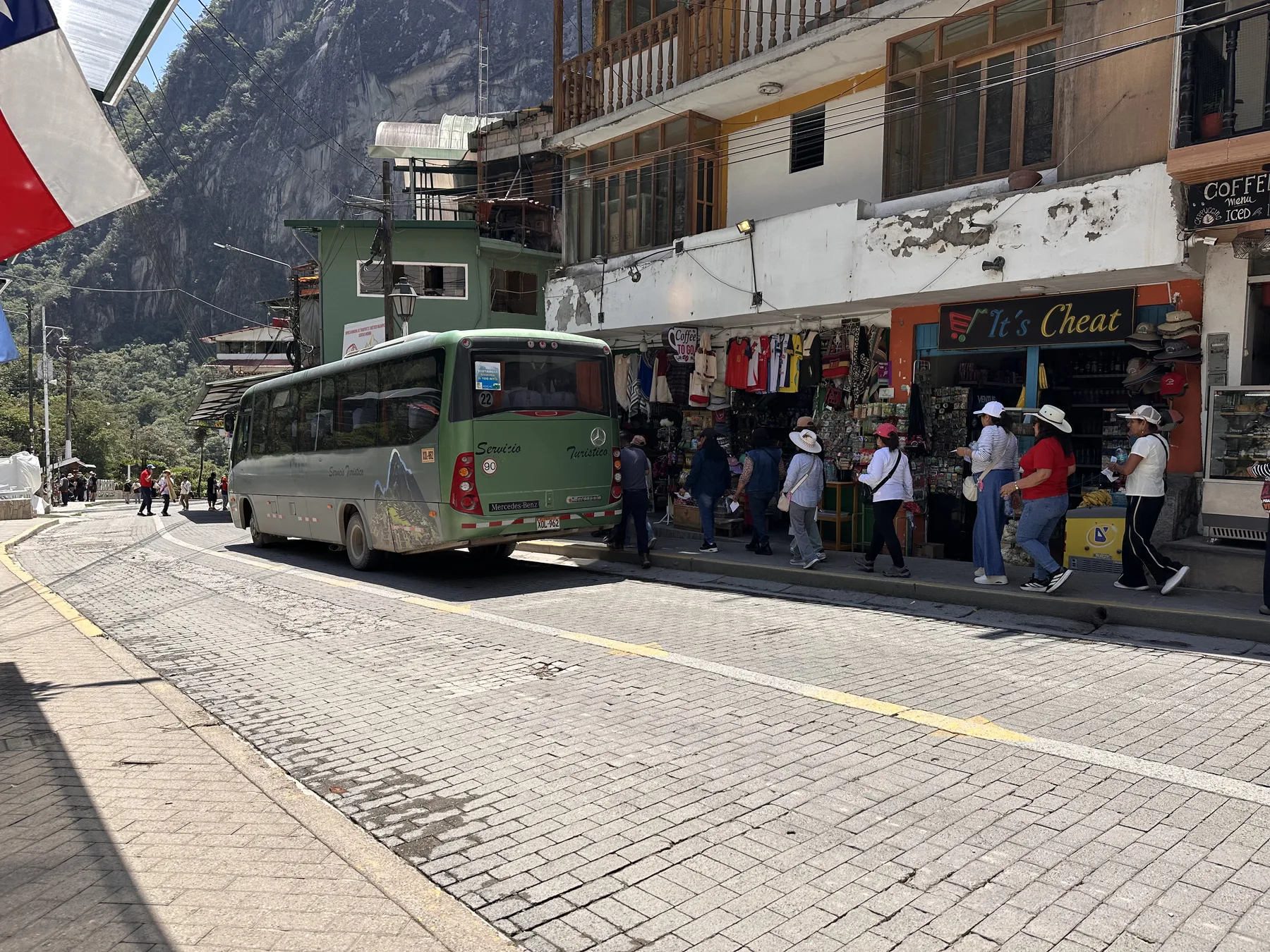 Cómo llegar a Machu Picchu desde Cusco: tren, bus o a pie (2026-2027)