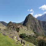 Machu Picchu y el Huayna Picchu vistos desde la zona agrícola de la ciudadela