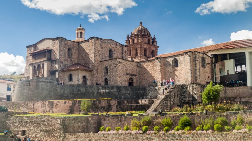 Qoricancha y el convento de Santo Domingo, construido sobre el templo inca del Sol